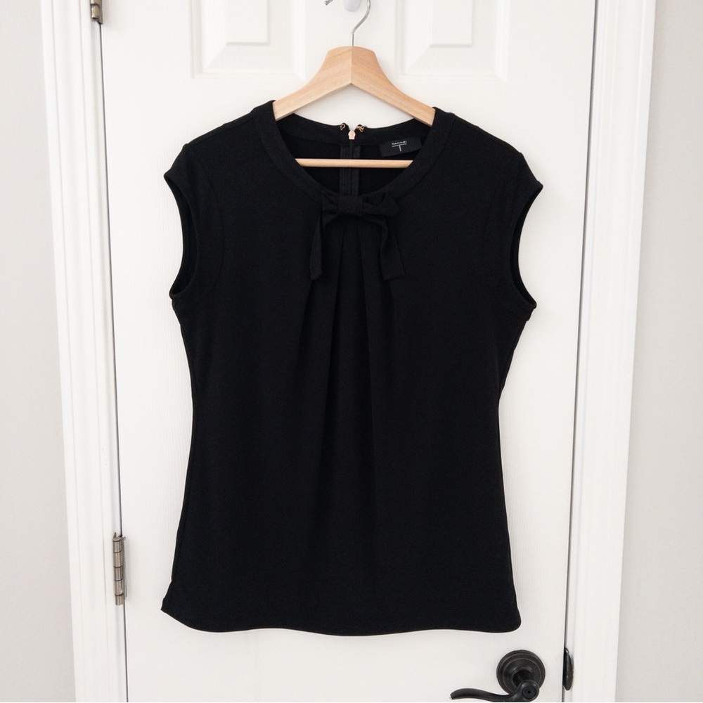 Tahari Black Sleeveless Blouse